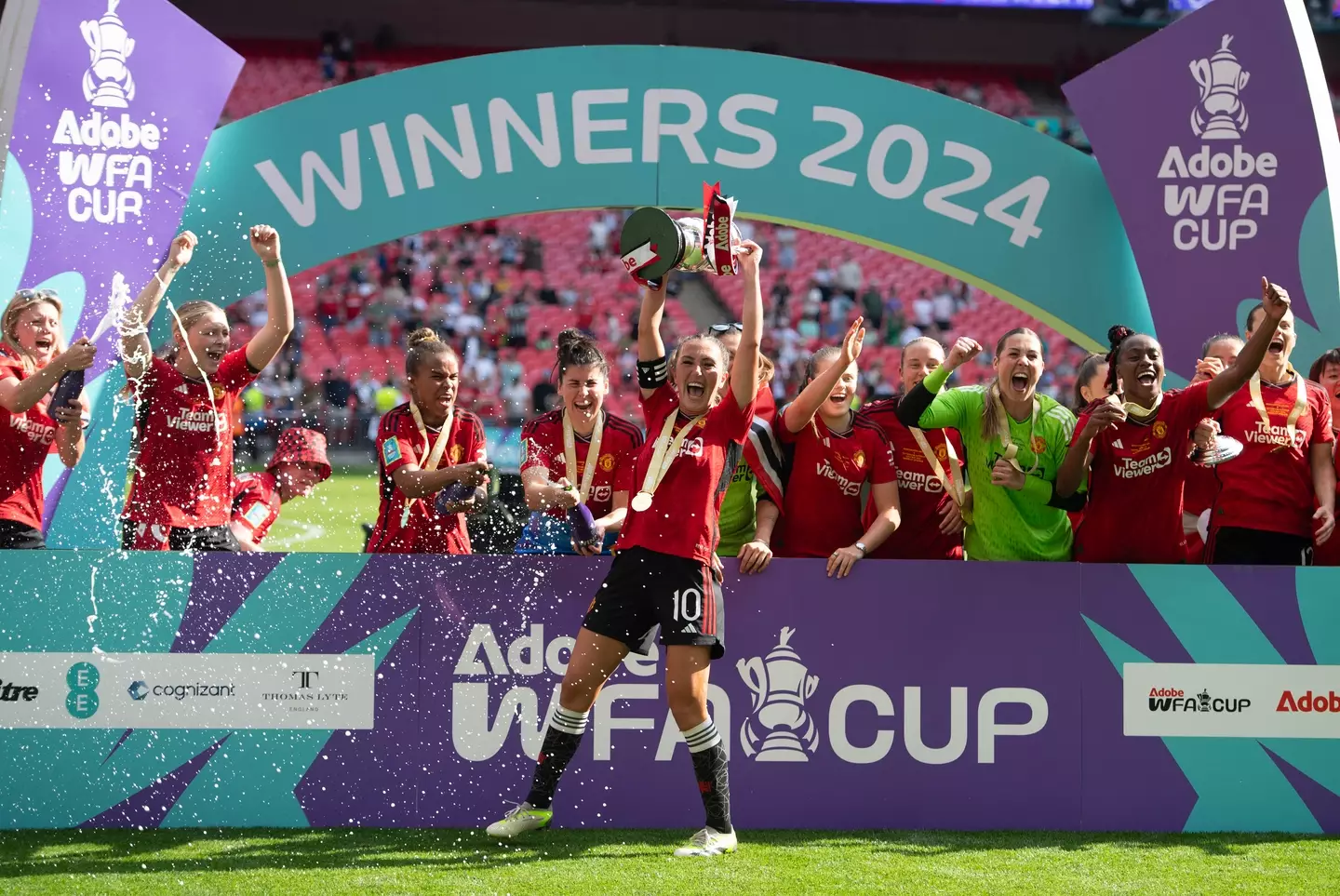 The Manchester United women's team celebrate winning the FA Cup. Image: Getty 
