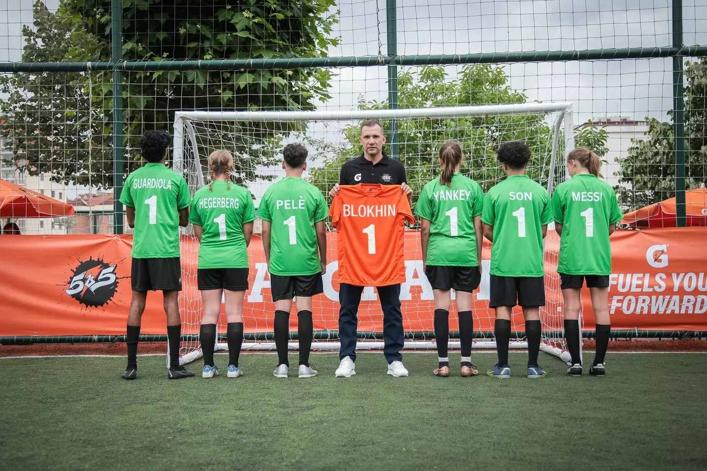Andriy Shevchenko and young players from Gatorade’s 5v5 global finals pay homage to their role models