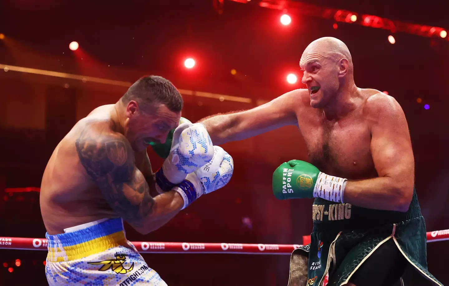Tyson Fury and Oleksandr Usyk during their fight. Image: Getty 