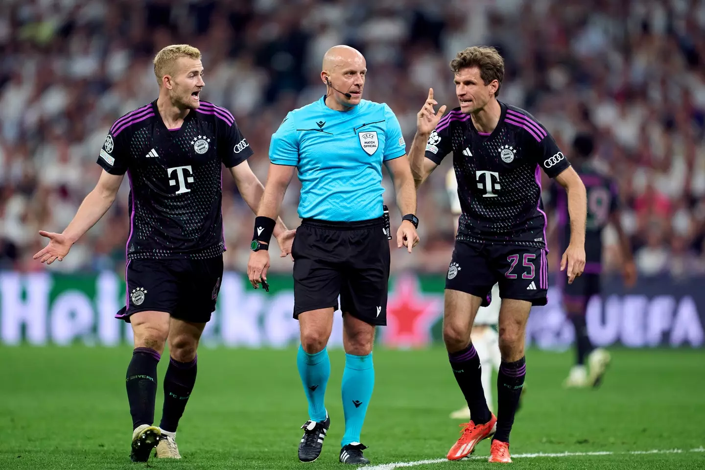 Thomas Muller was furious with the referee. [Getty]
