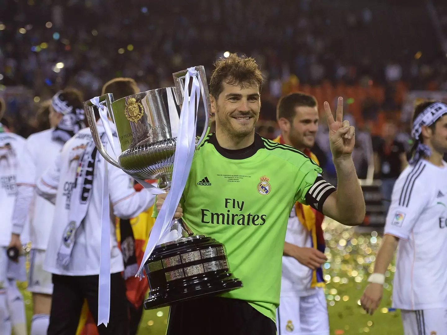 Casillas holding the Copa del Rey in 2014. (Image