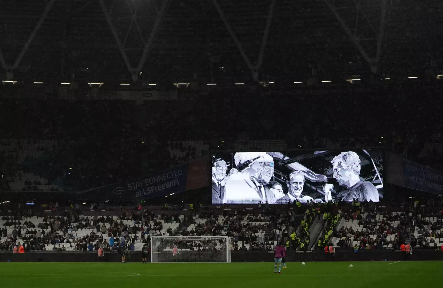 West Ham paid tribute after the news of the Queen's death was announced just an hour and a half before kick off in their game against FCSB. Image: Alamy