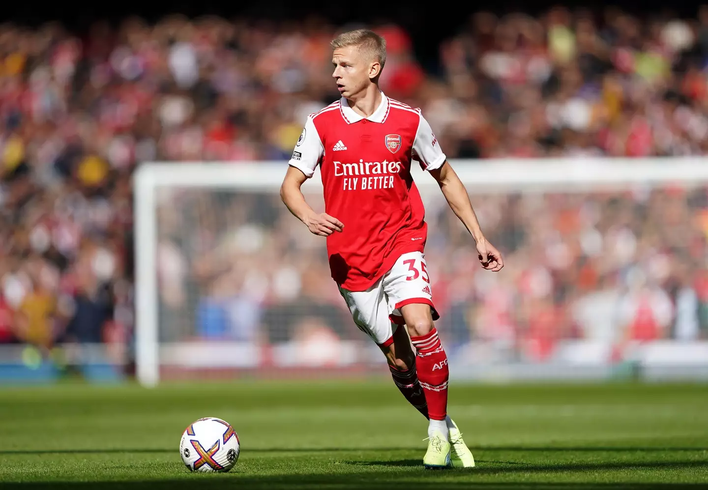 Zinchenko is good enough to play in the Arsenal 'Invincibles' team according to Frimpong. (Image