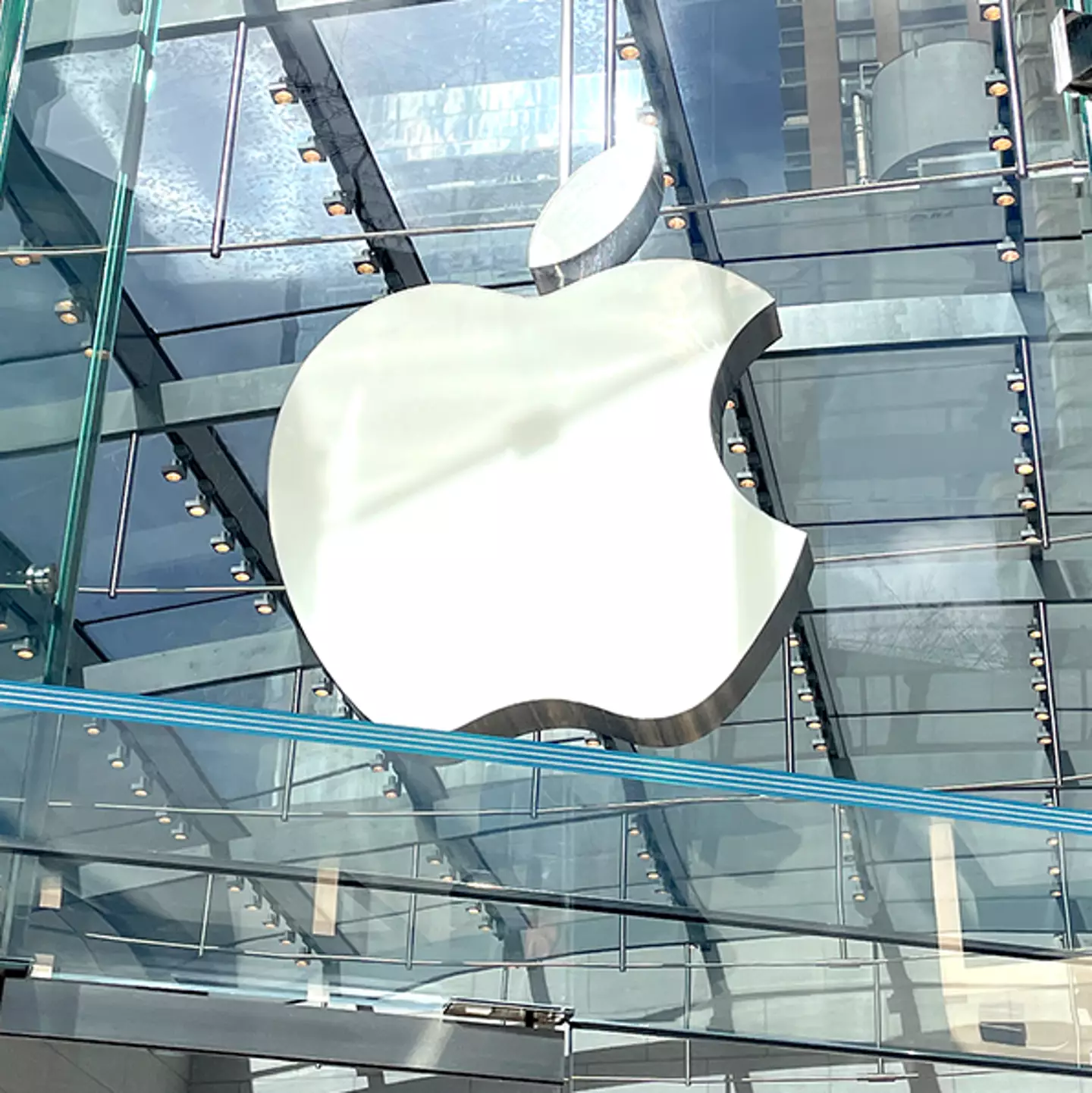 Apple reportedly working on mobile robot that can follow you around your home