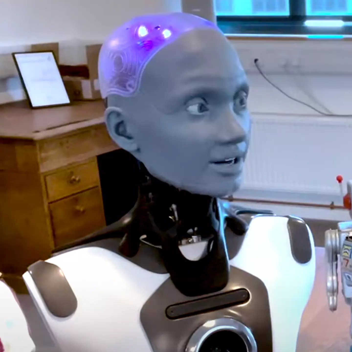 'World's most advanced' humanoid robot does eerily accurate impressions of Elon Musk and Donald Trump