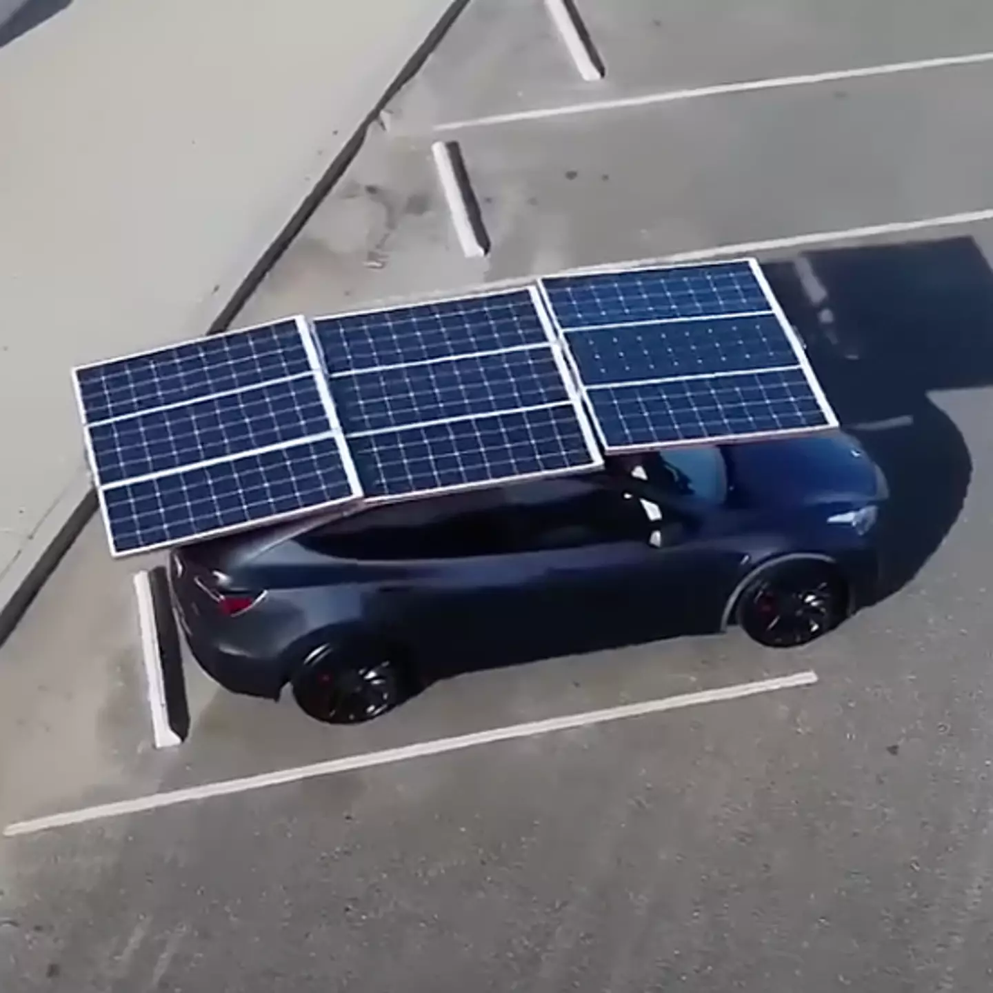 Tesla owner adds 4000 watt solar panel roof to his Model Y car after company wouldn't