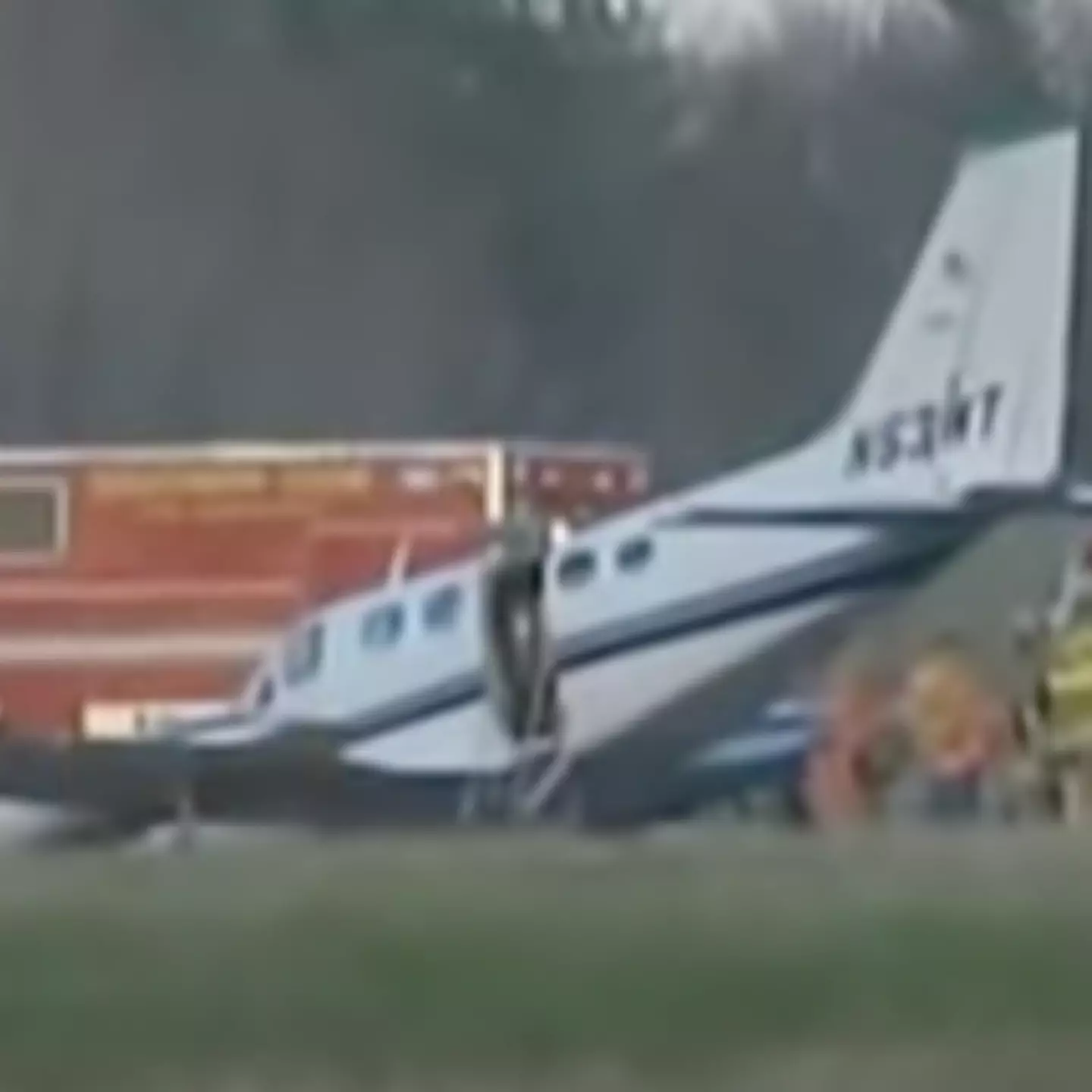 Heartbreaking audio captured moment elderly woman lands plane after pilot-husband dies during flight
