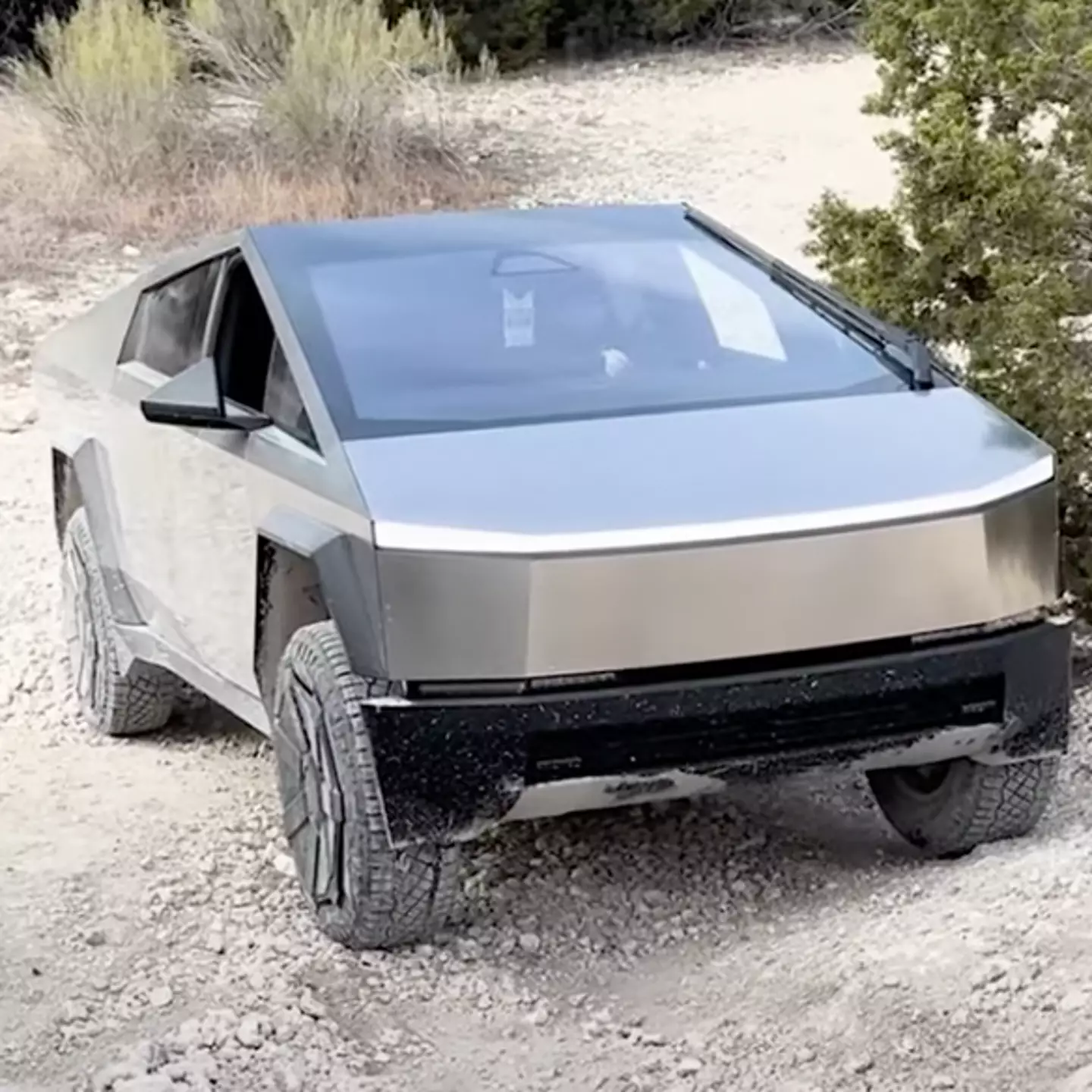 Tesla Cybertruck gets stuck off-roading on hill whilst Subaru and Toyota vehicles face no problems