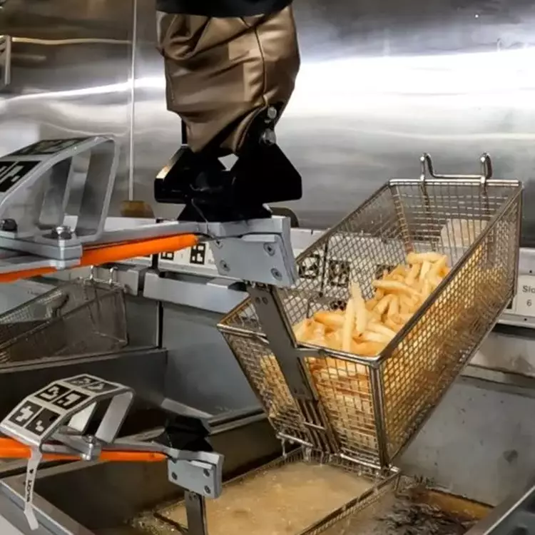The first fast food robot in the world. Probably – Robotics & Automation  News