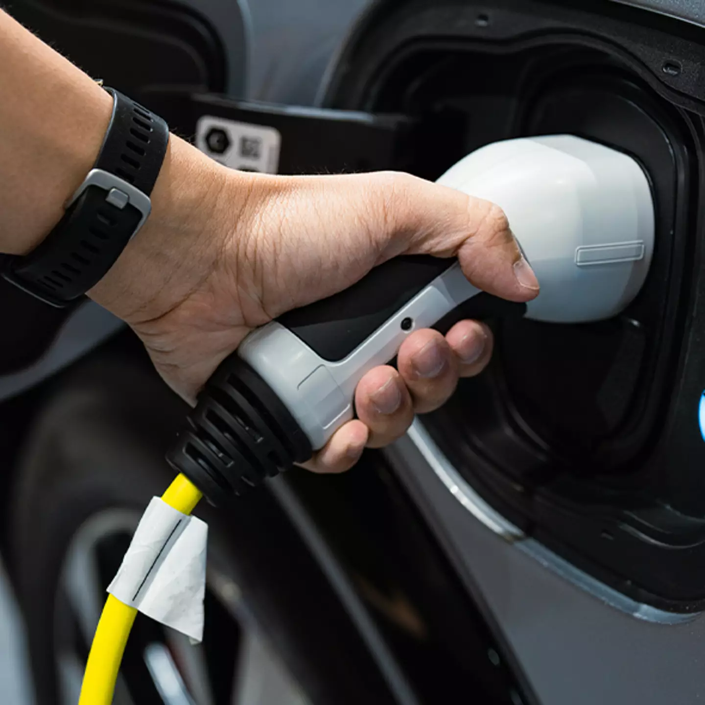 Electric vehicle owners could save 'hundreds of pounds' using EV batteries to power appliances