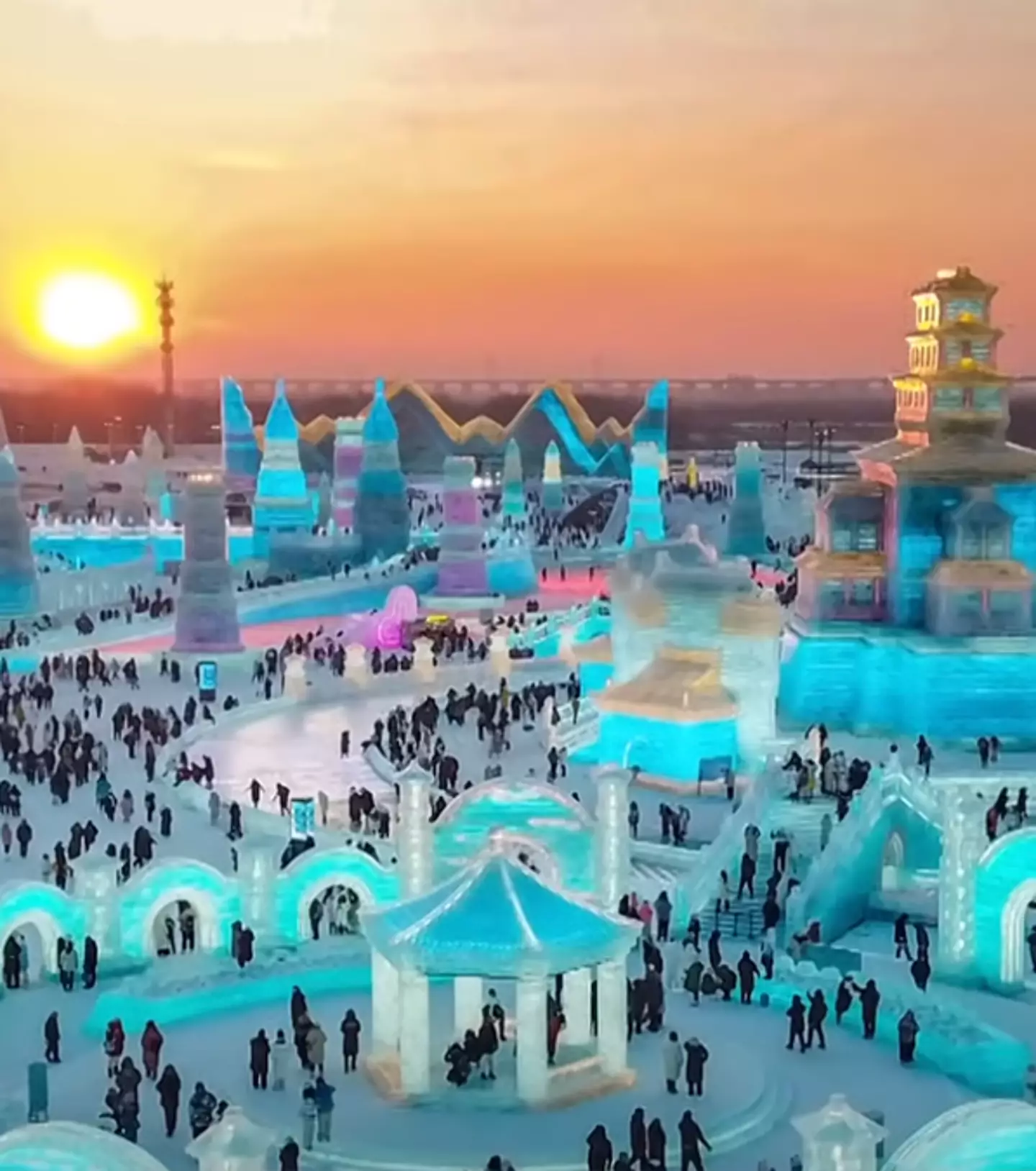 China's ice city brough in 3 million tourists over the New Year weekend / Xinhua News Agency