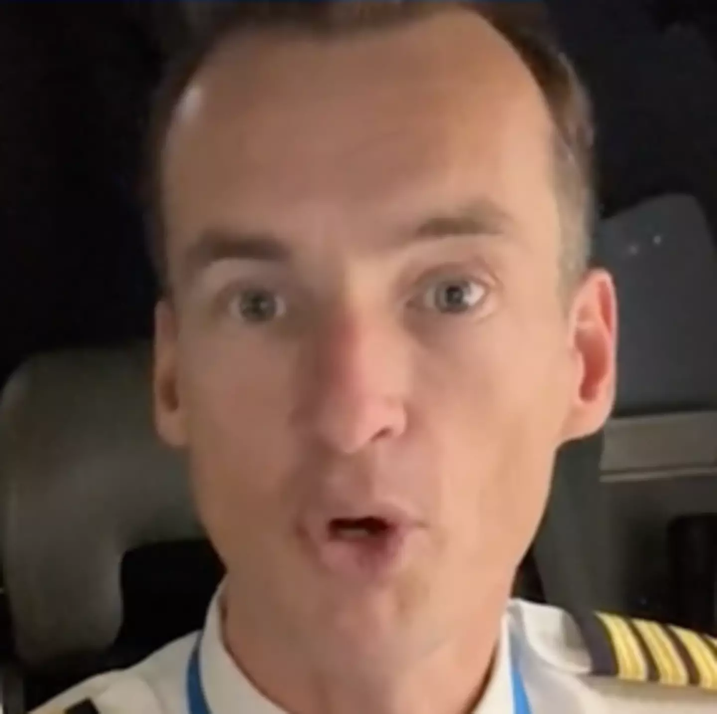Pilot explains why there's no need to panic during turbulence and leaves people feeling 'reassured'