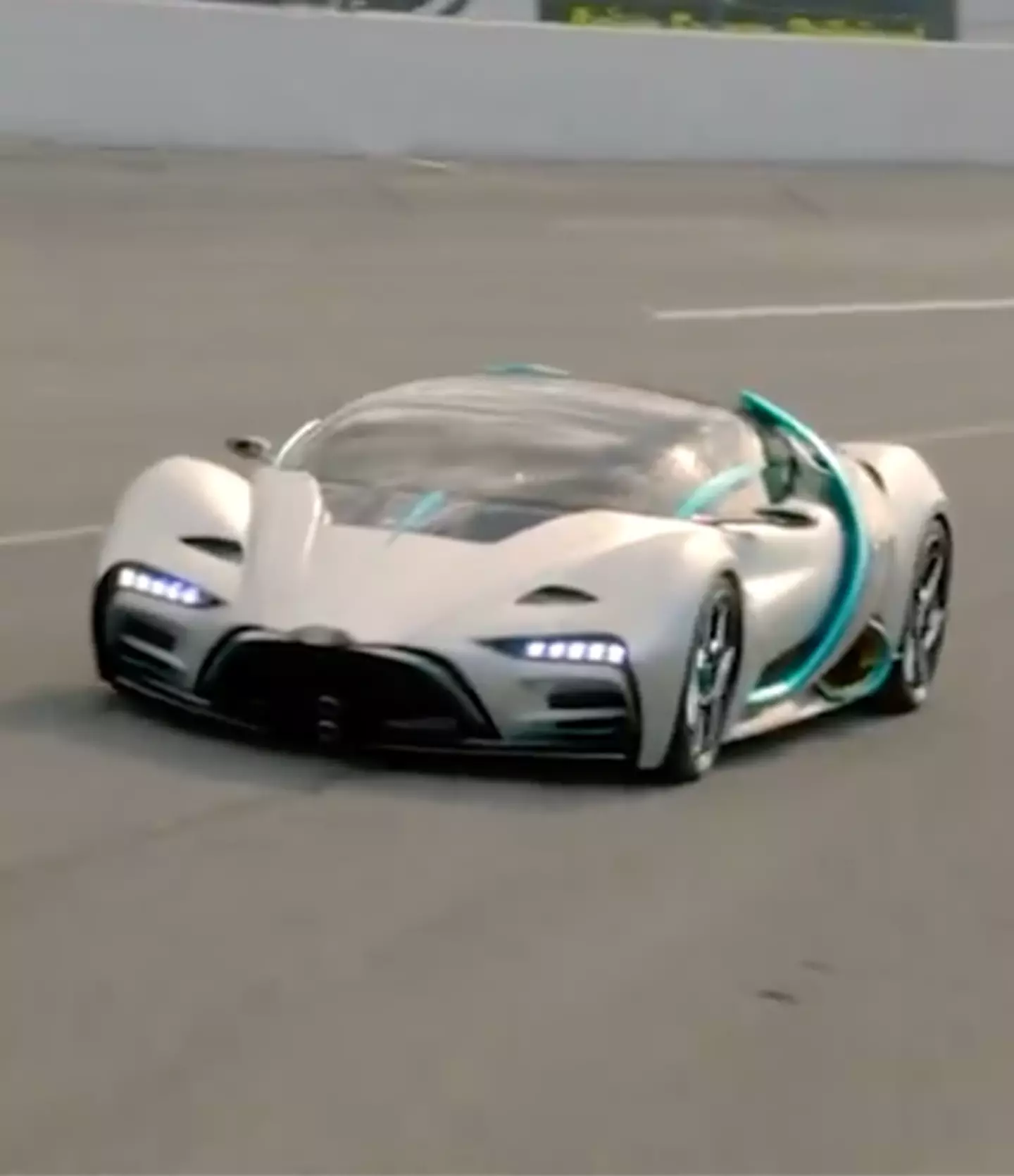 The hydrogen prototype produces drinkable water through its exhaust / MrBeast/ X