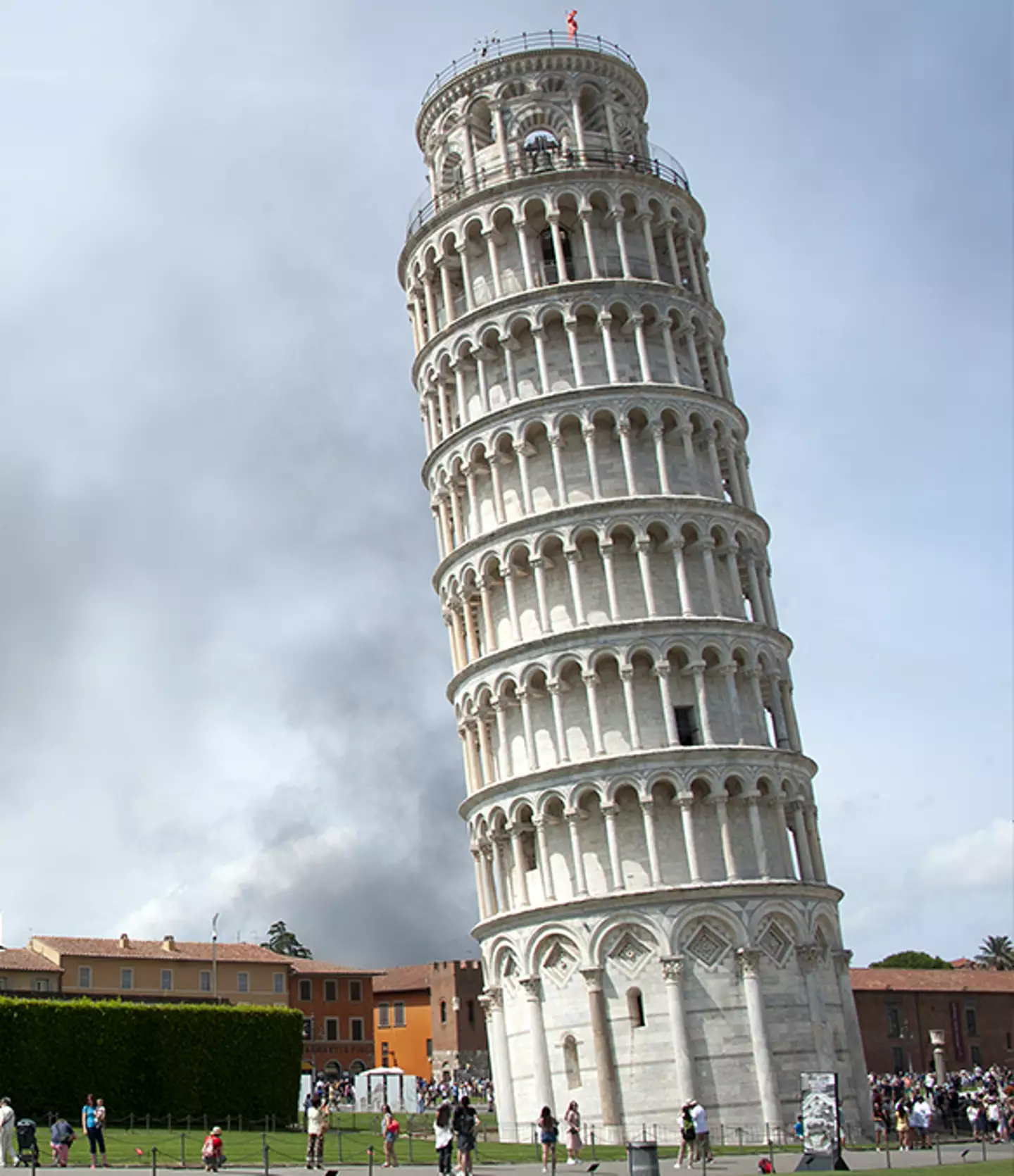 Architects have compensated for the uneven weight to prevent the tower from toppling over / Athanasios Gioumpasis/Mondadori Portfolio/Getty Images