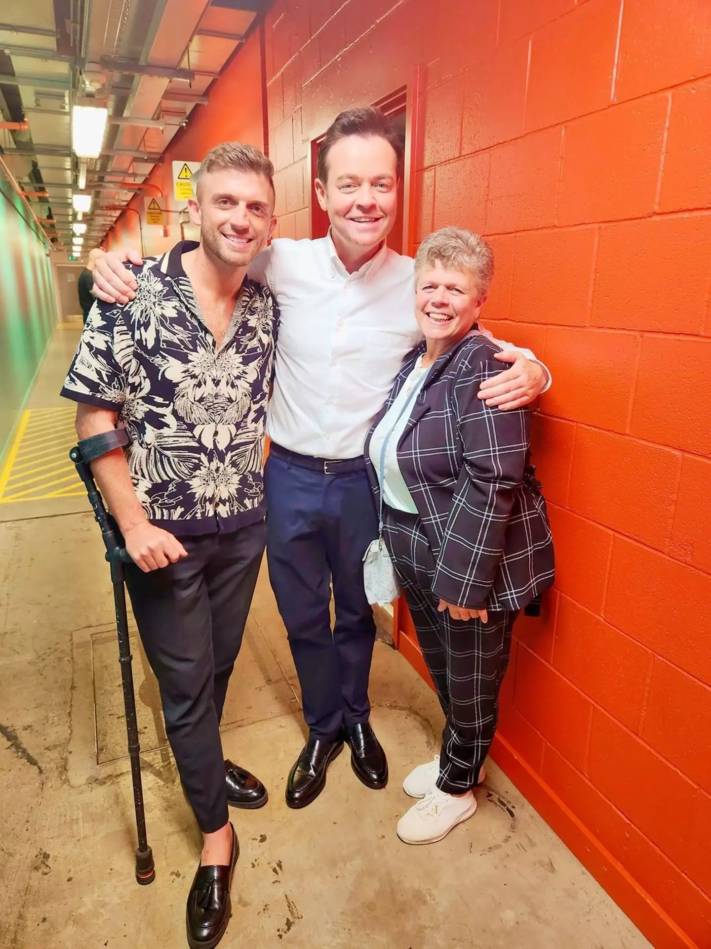He shared a behind the scenes snap with Stephen Mulhern while thanking viewers for their kindness.