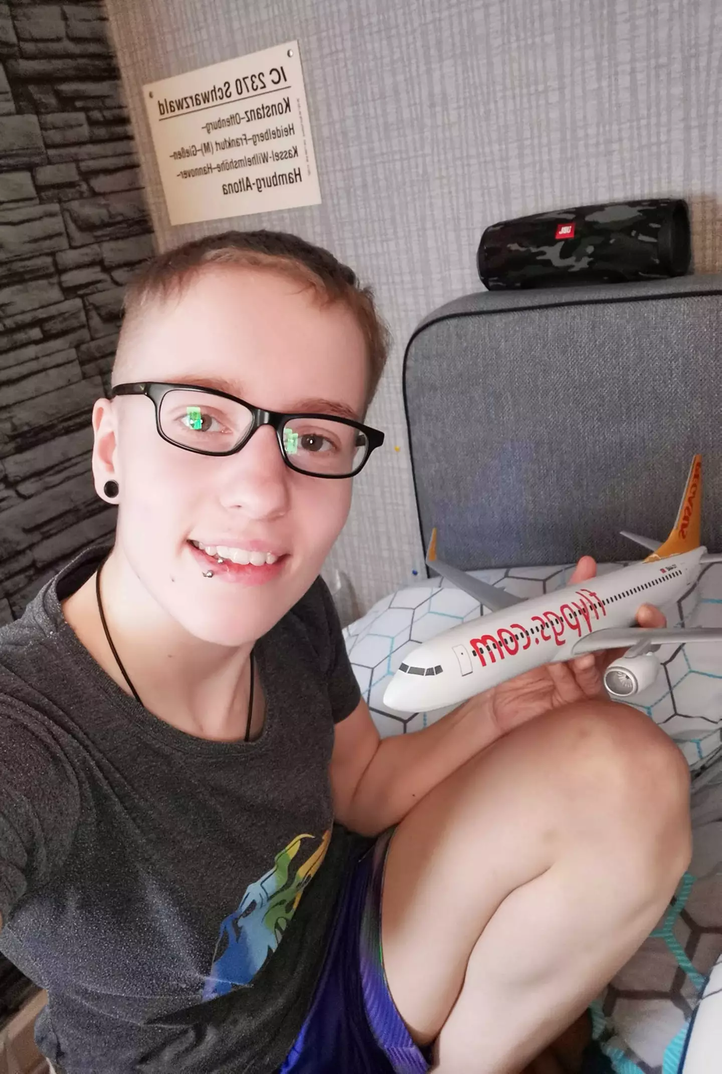 Sarah Robo says she is in a relationship with a plane.