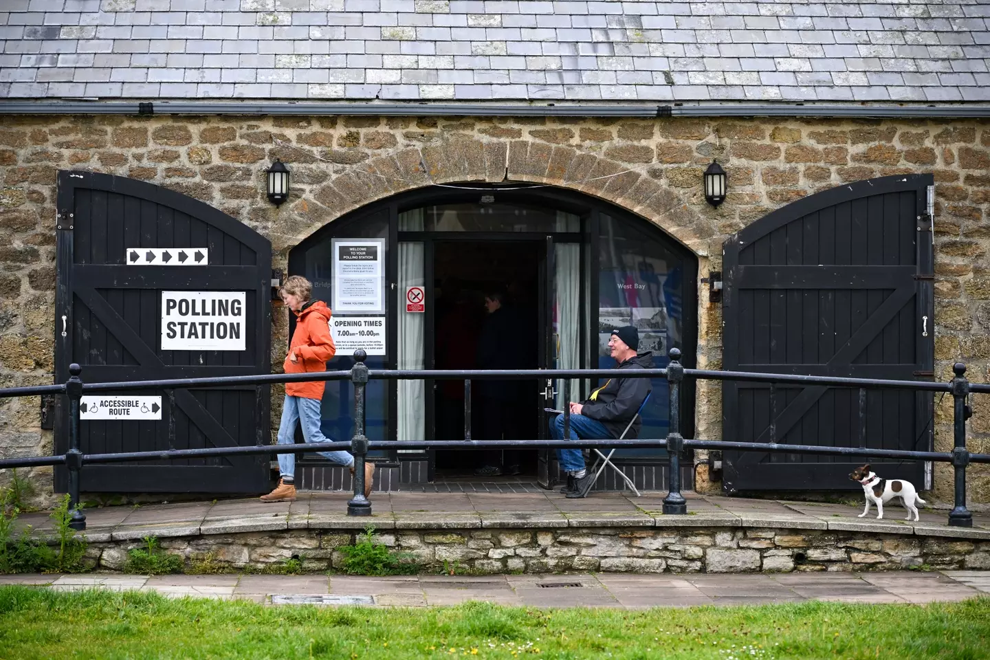 If you're not sure exactly what to do then staff at the polling station will be able to help you. (Finnbarr Webster/Getty Images)