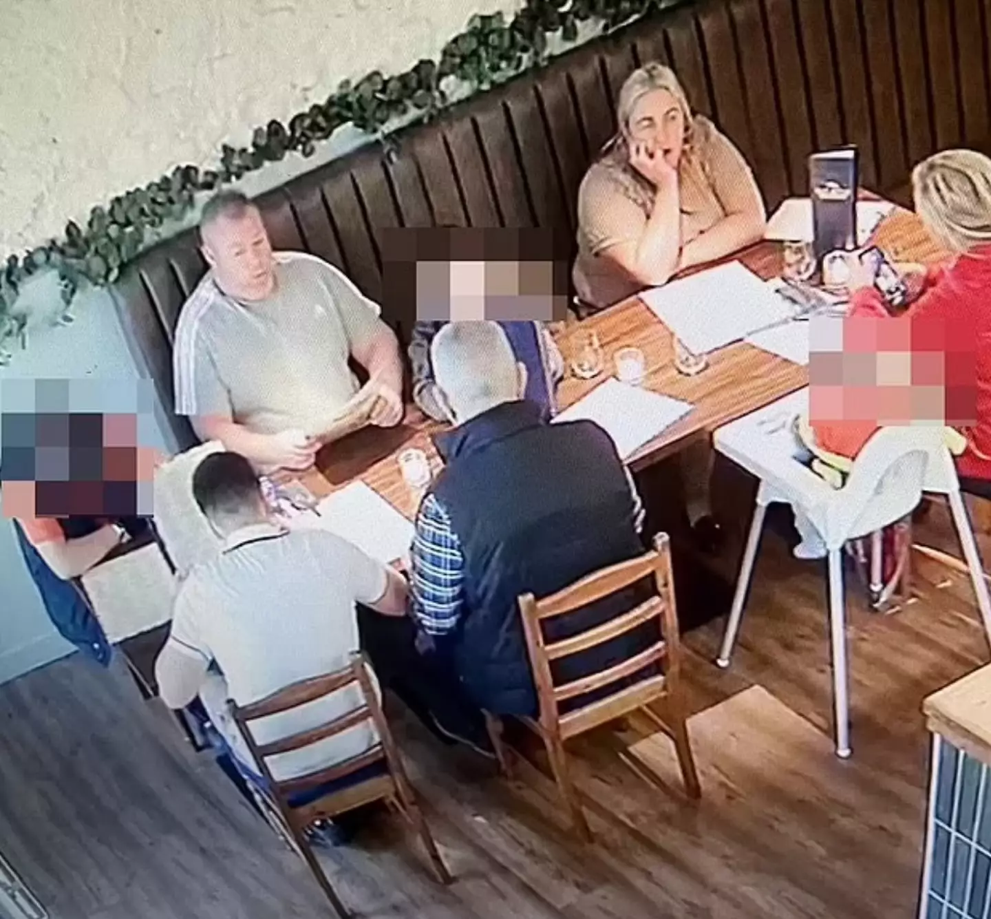 The restaurant shared pictures of the family and accused them of dining and dashing. (Facebook/Bella Ciao Swansea)