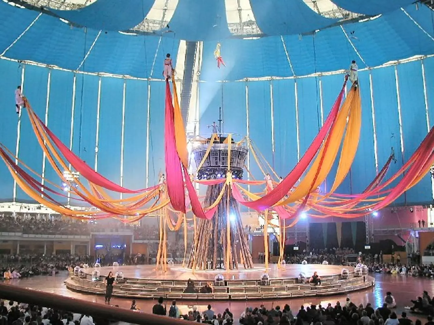 Inside the Millennium Dome (Chris J Dixon / Geograph)