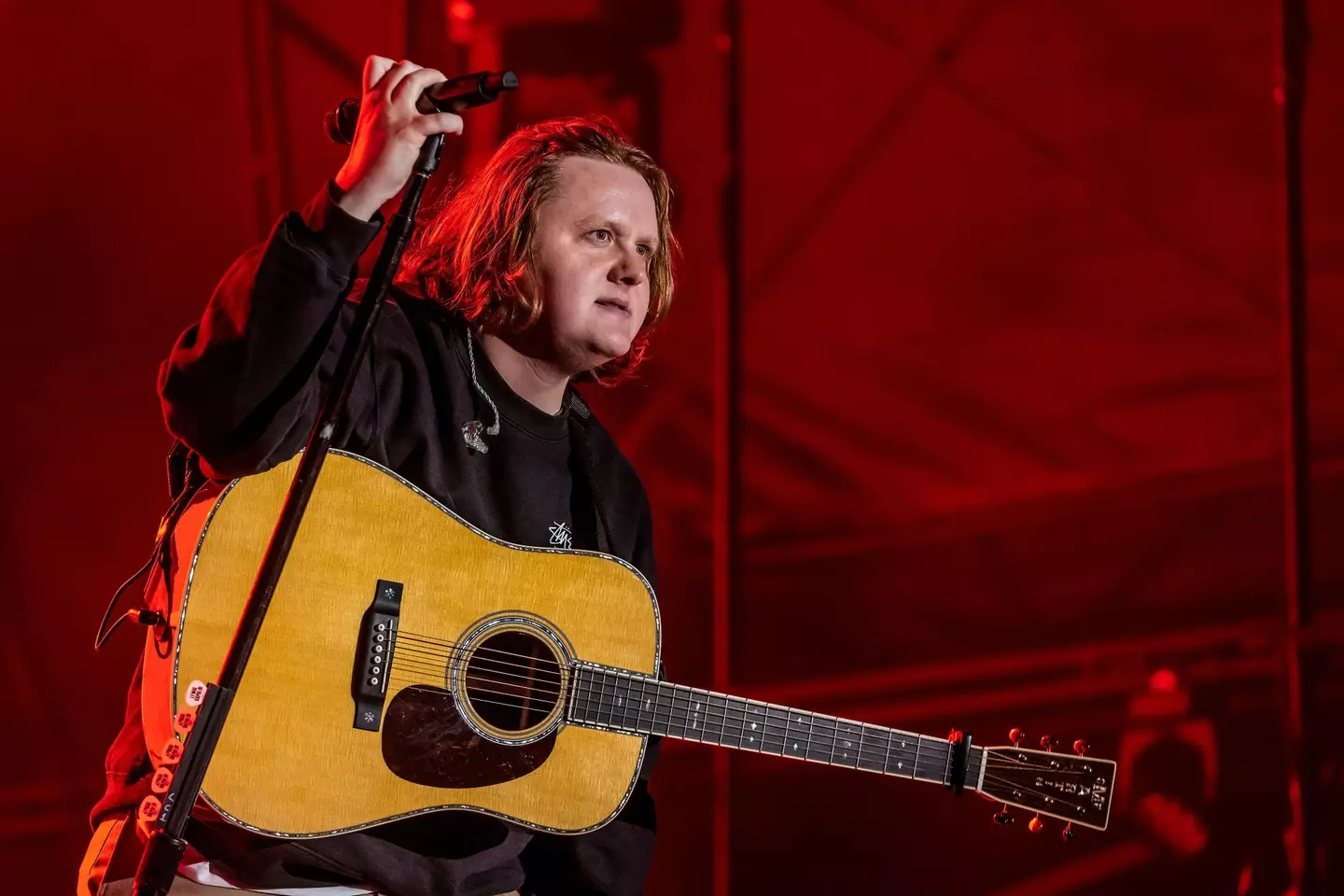 Lewis Capaldi has admitted he's 'too lazy' to make new music.