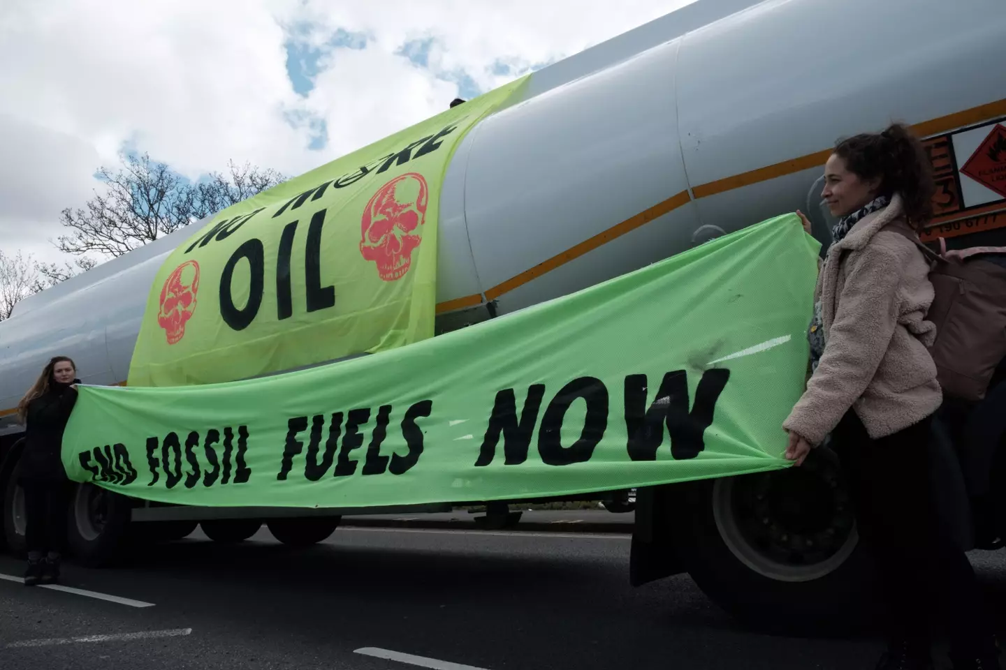 Anti-oil protesters (Alamy)