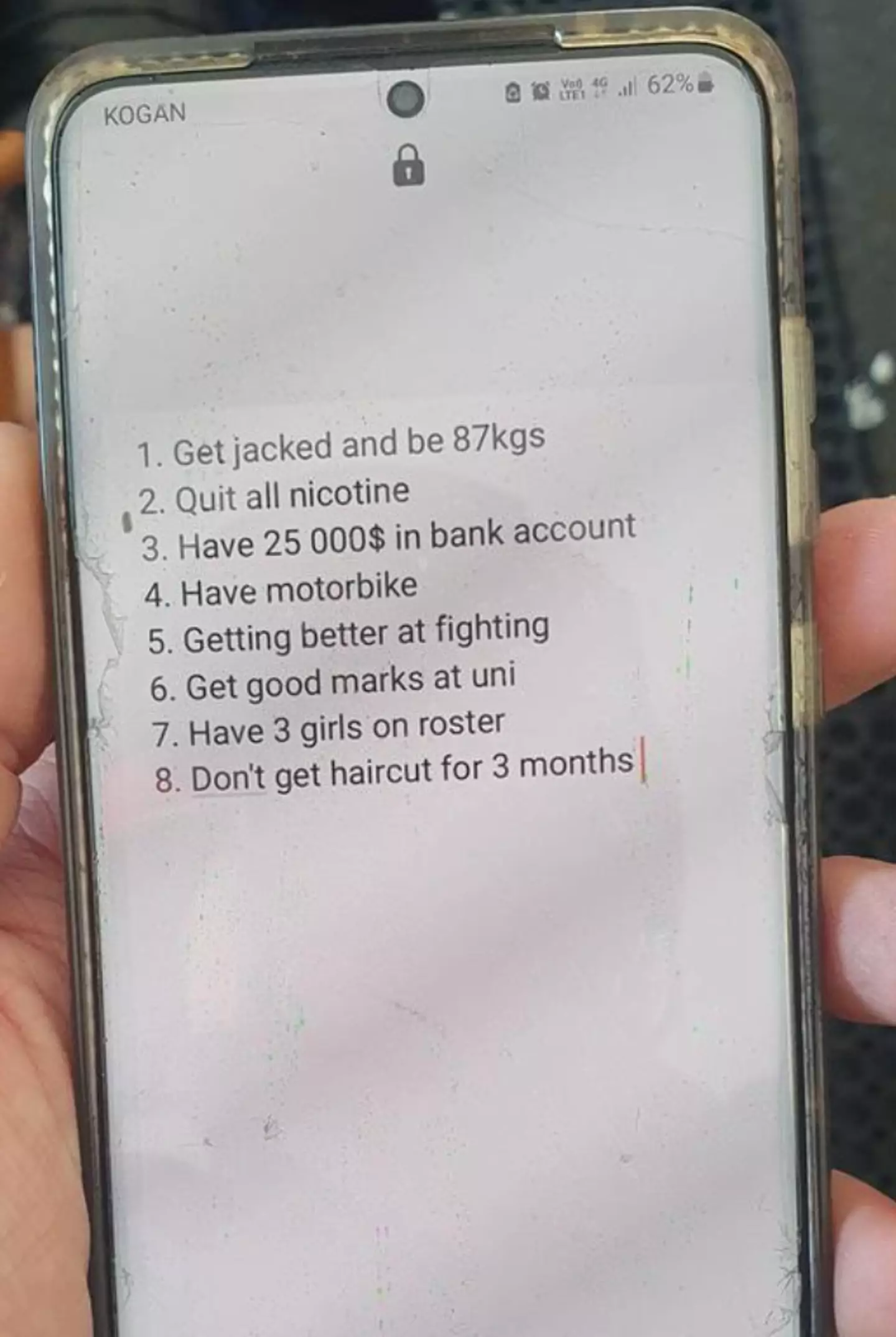 The lock screen revealed the user's goals.