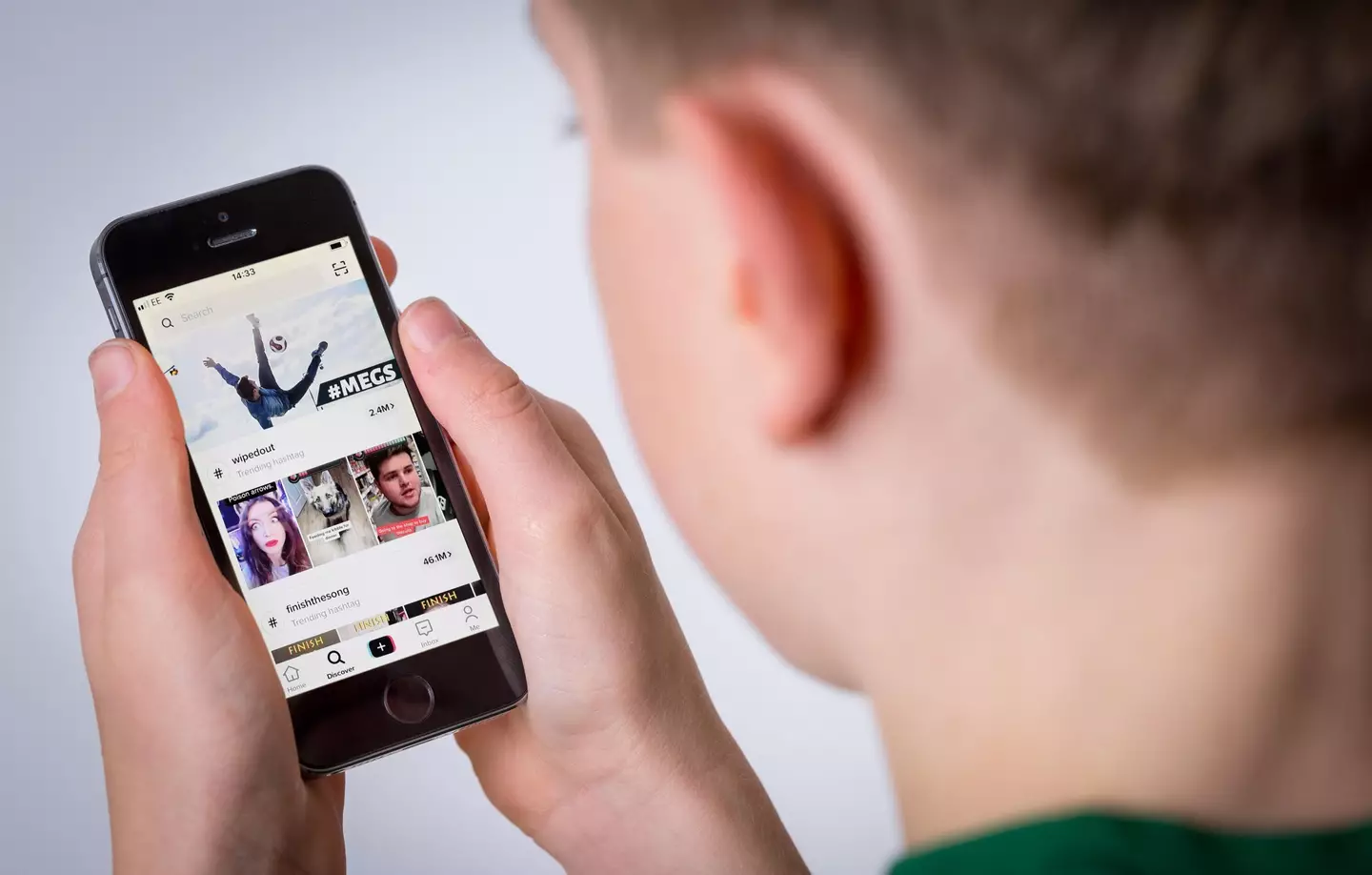 Under-18s will no longer be able to scroll TikTok for hours on end.