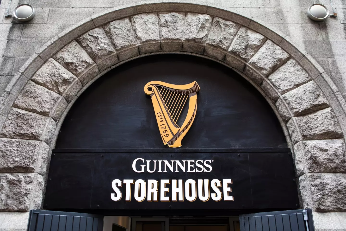 A beer specialist at the Guinness Storehouse has explained why the Irish stout tastes so much better in Dublin.