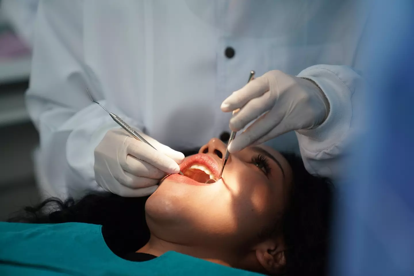 Turns out there's a very common dental mistake we could be making each morning. (Getty Stock Image)
