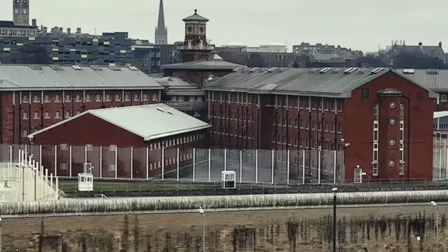 HMP Wakefield, the prison Maudsley is kept under in a bulletproof glass cell in solitary confinement.