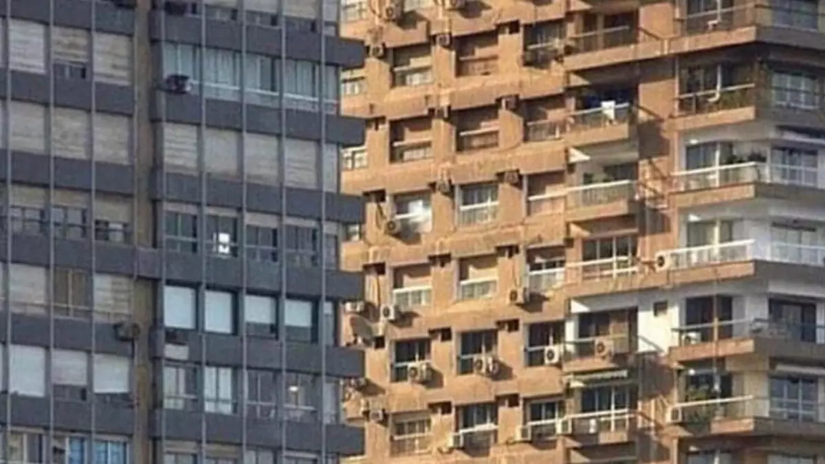 You’ve got seriously good eyes if you can work out which building is closer in viral photo