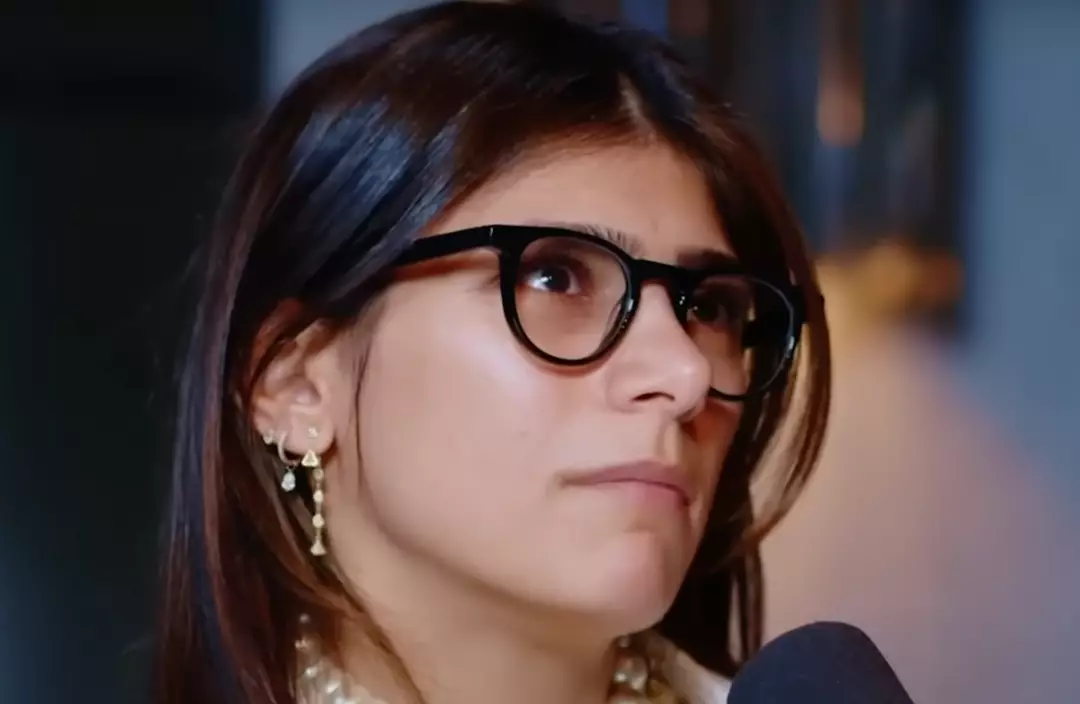 Mia Khalifa says she's open to getting in a relationship with a woman