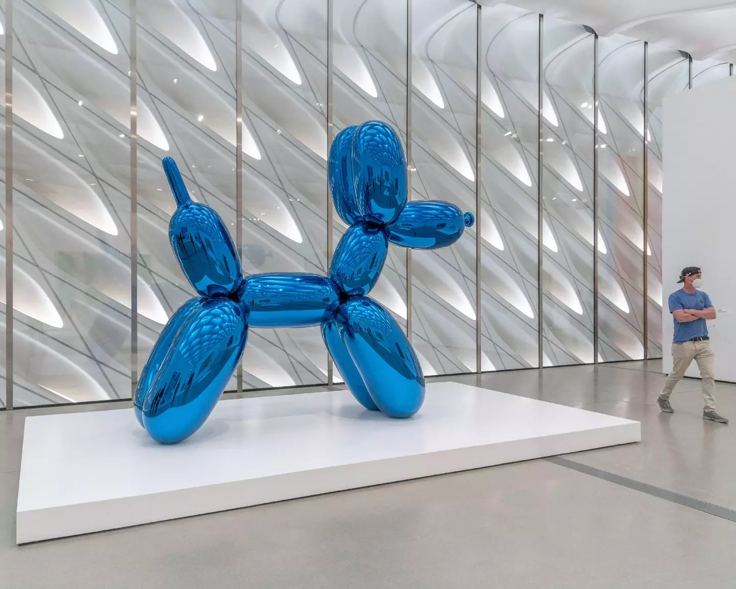 Koons' balloons come in all different sizes.