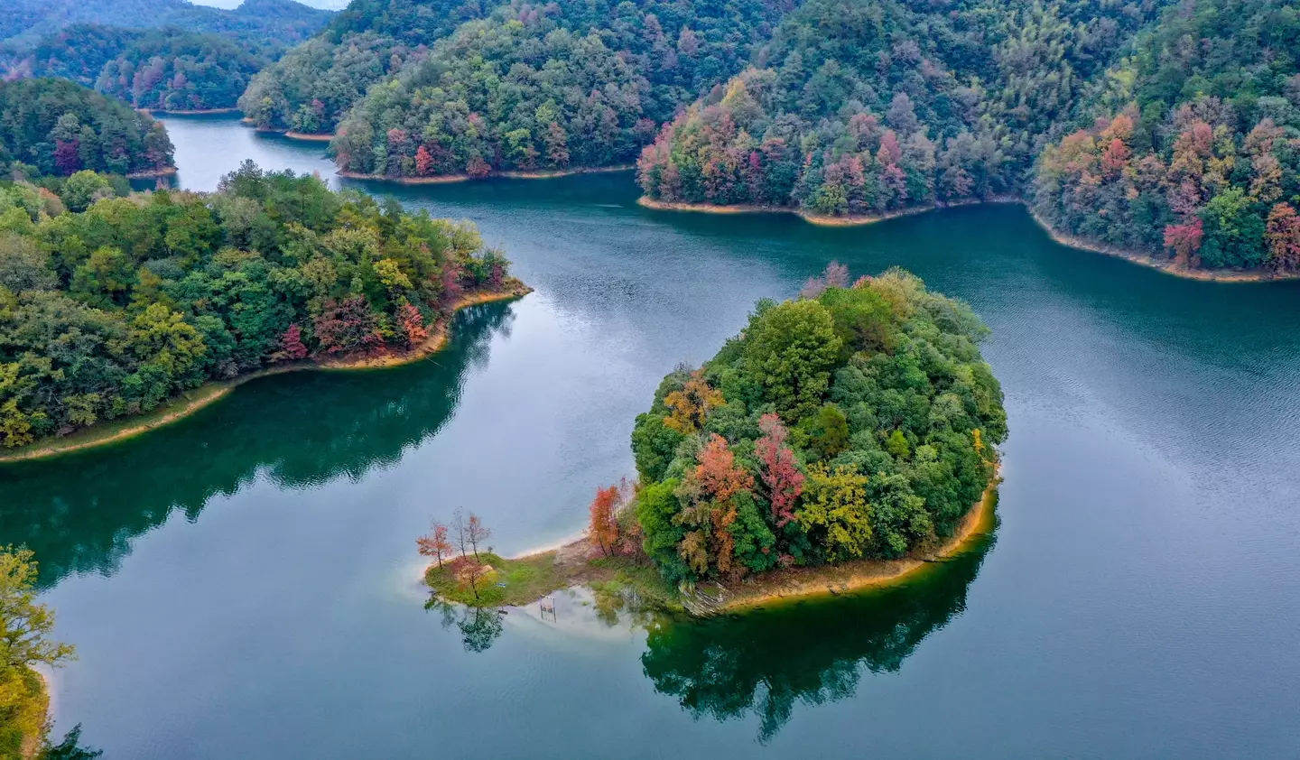 Beneath the man-made Qiandao Lake is the ancient city of Shicheng.