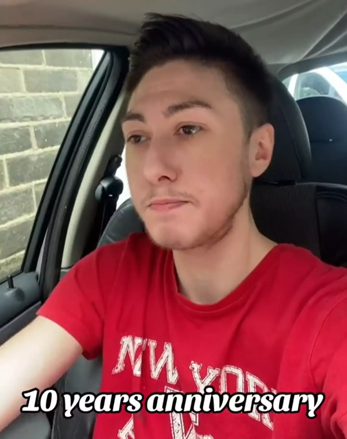 10 years later and he's still in his mum's car going 'broom broom'. (TikTok/@tristansimmondsofficial)