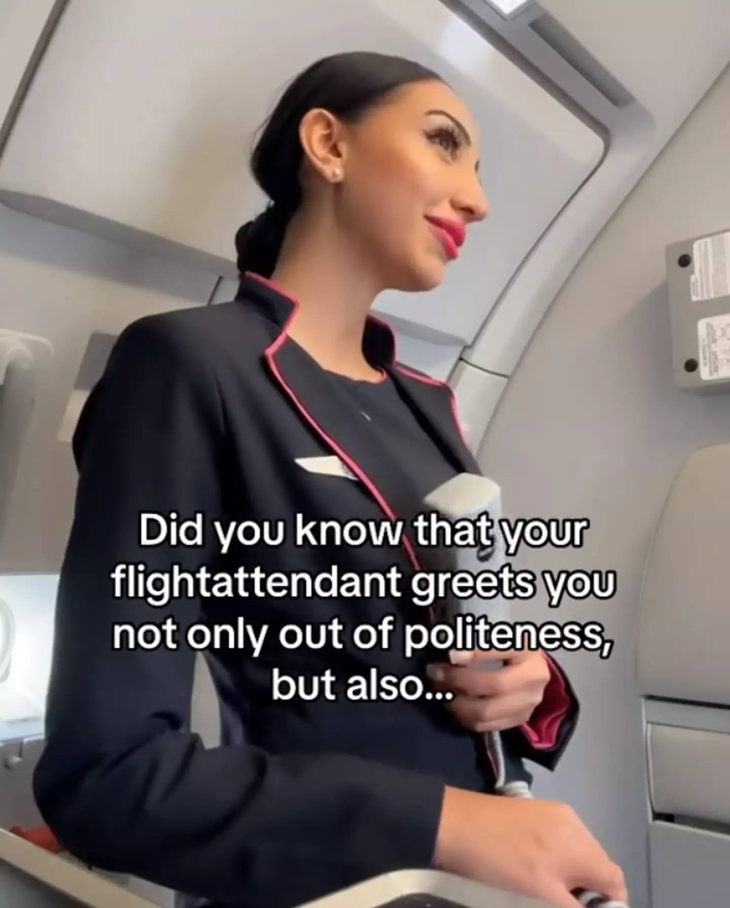Rania when welcoming people onboard a flight (TikTok / @itsmekikooooo)