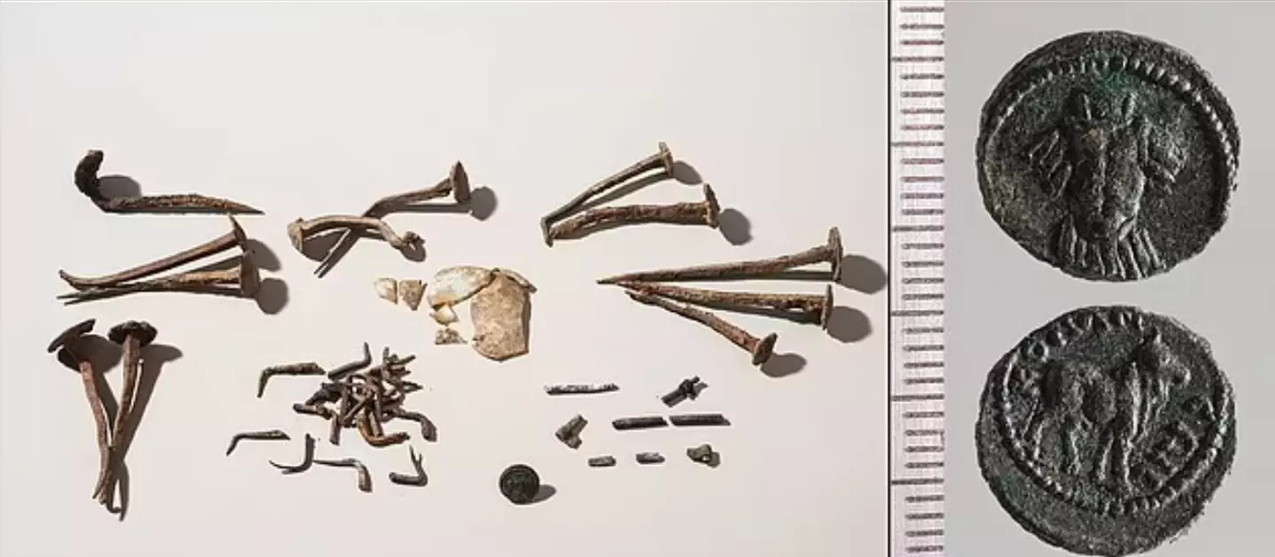 41 bent and twisted nails were found at the archaeological site.
