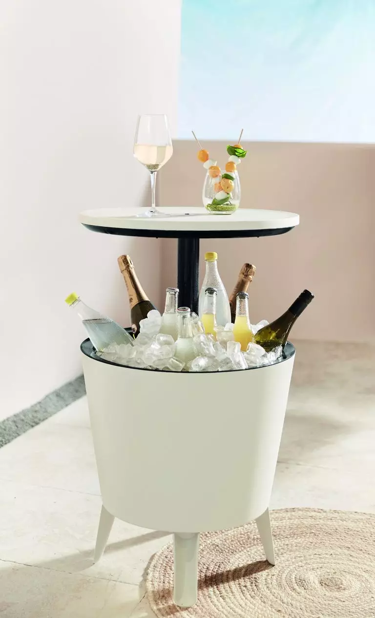 Lidl's new garden table with built-in ice bucket (