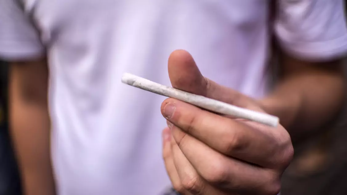 ​Research Finds Just One Drag Of Cannabis Can Alleviate Depression 