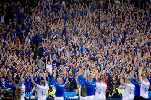 This Is How The Iceland Fans All Stay In Time When Chanting