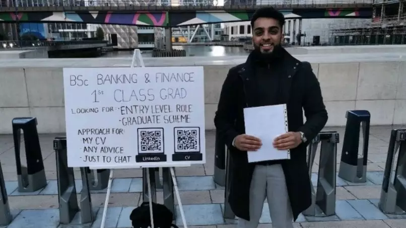 Job Seeker Sets Up Stand At Tube Station, Lands New Role In Three Days