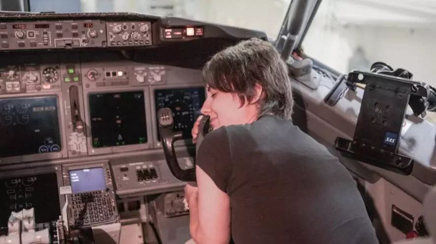 Woman Announces She Will Marry Plane She Met Six Years Ago