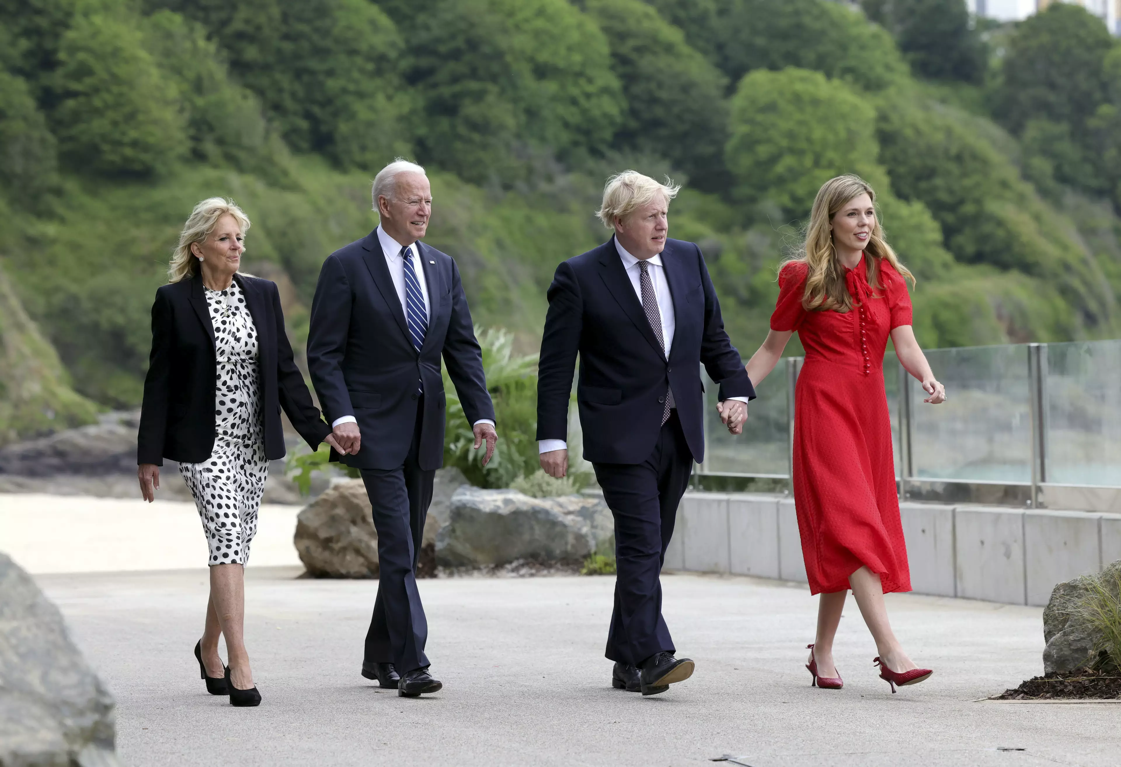 The Prime Minister and the President were both pictured with their wives (