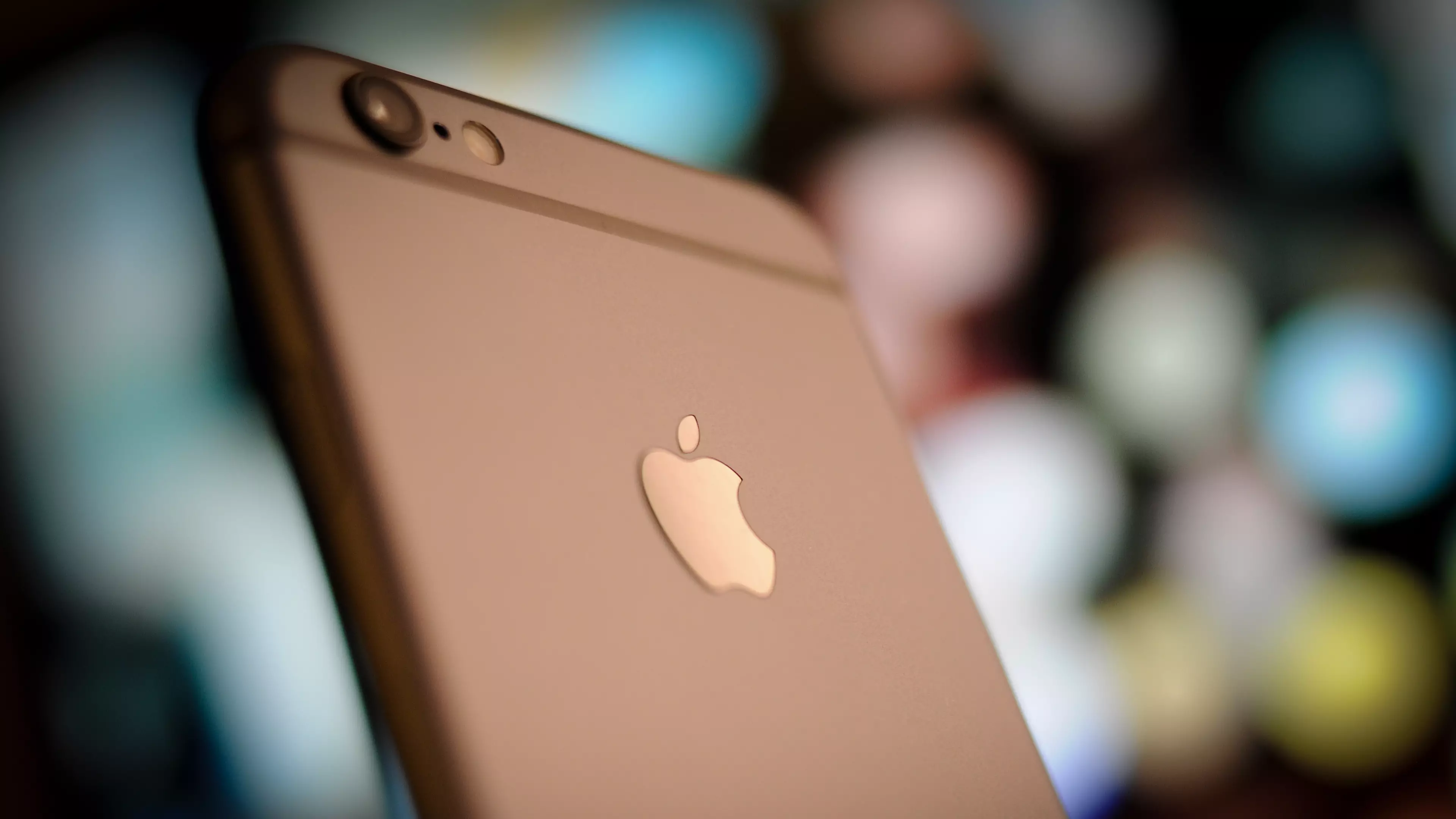 ​Apple Confirms Huge Conspiracy Theory About Iphone Batteries
