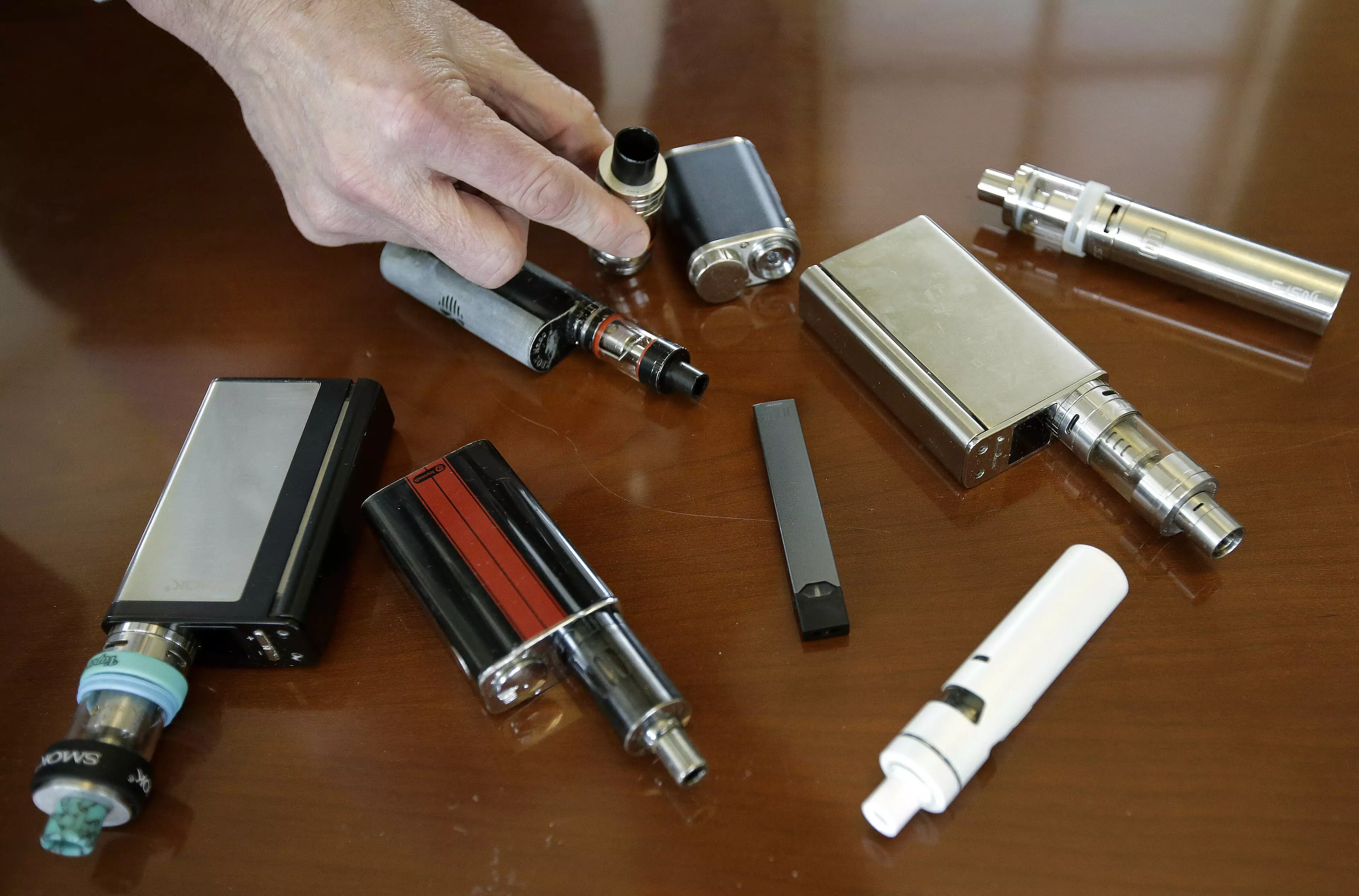 Authorities are investigating a number of cases thought to be related to vaping in the US.