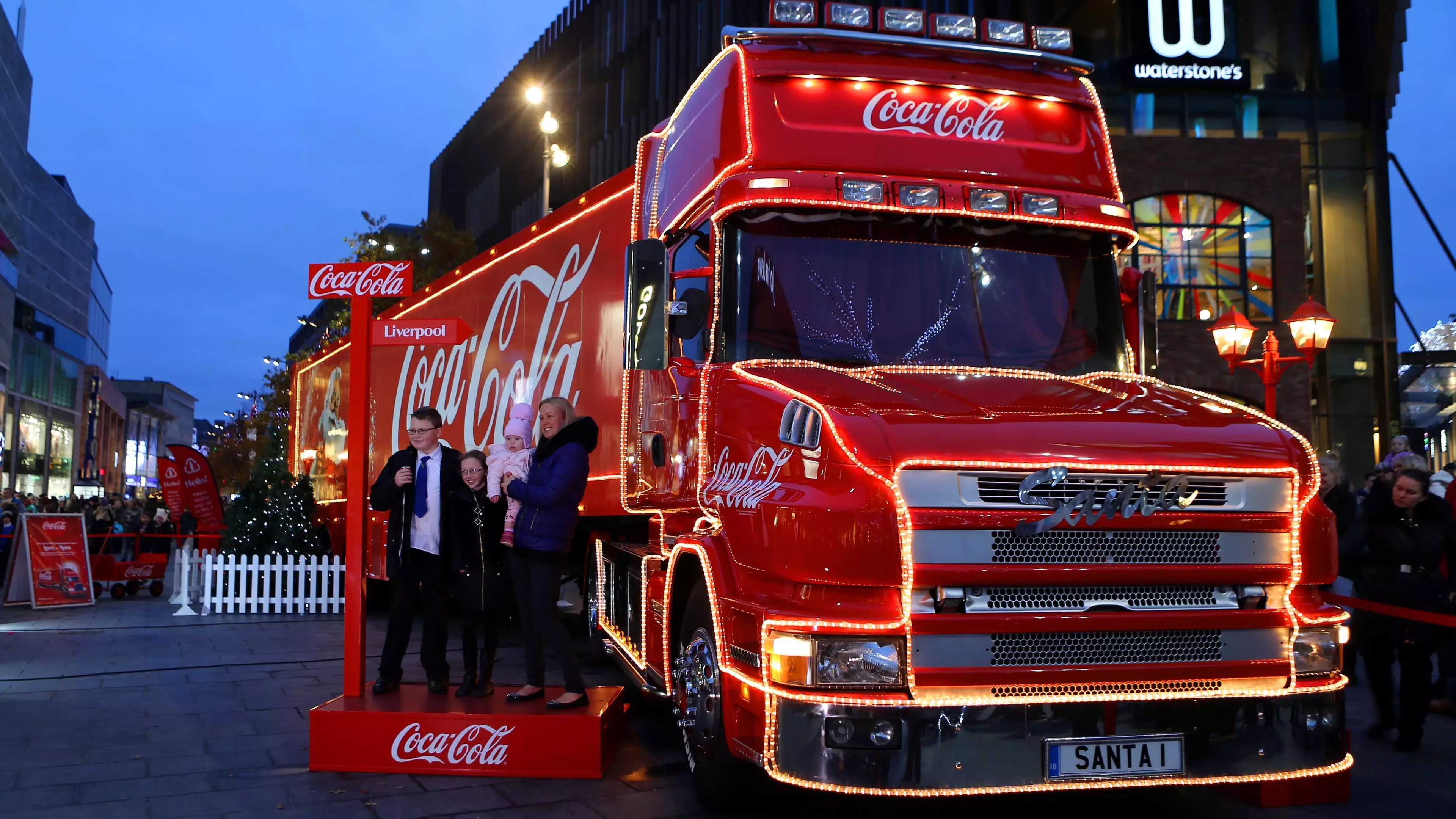 The Coca-Cola Christmas Truck UK Dates Have Just Been Announced