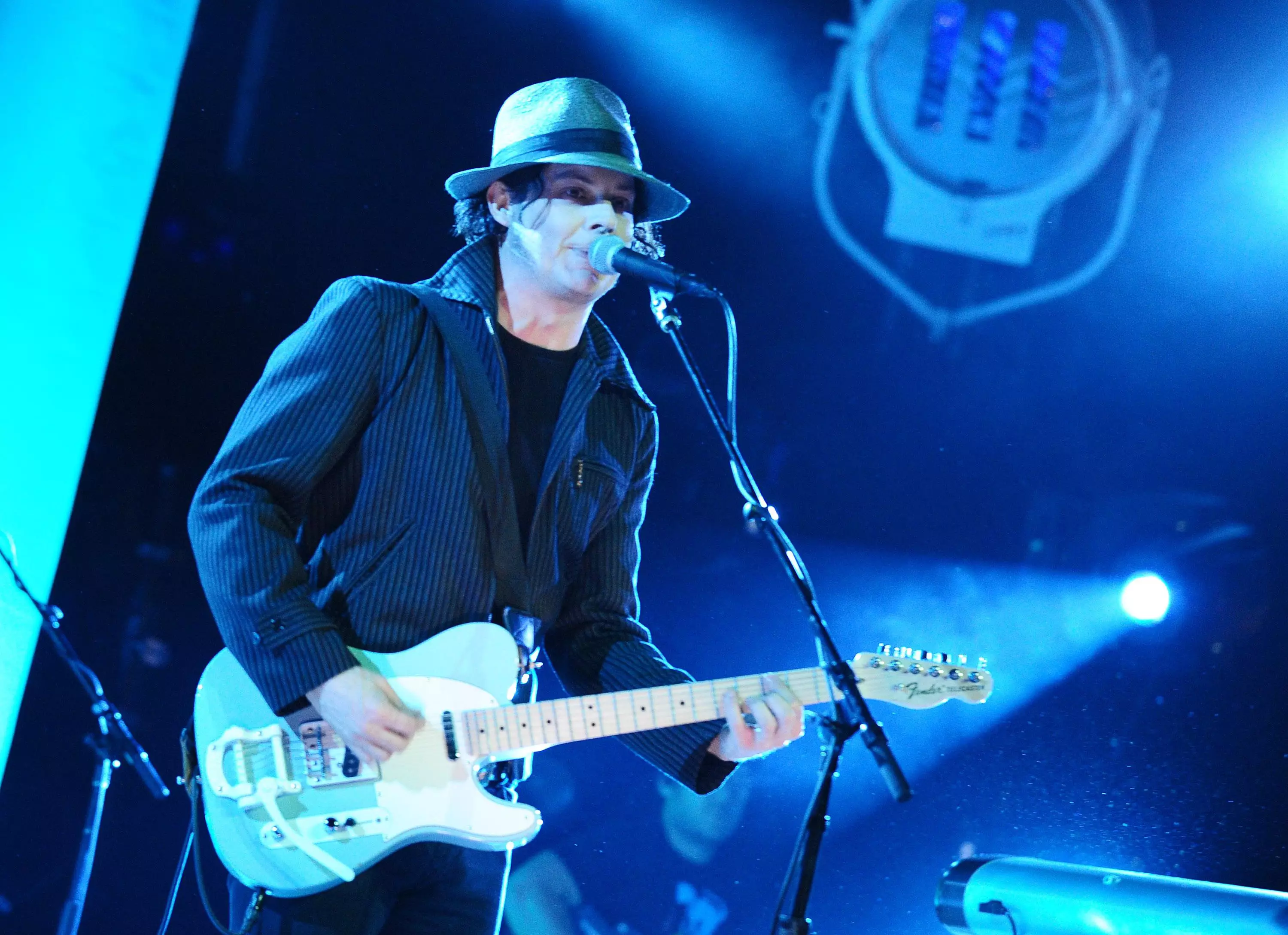 Jack White Has Banned Mobile Phones From Gigs.