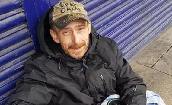This Homeless Man Tracked Down A Stranger to Reunite Him With His Shopping 