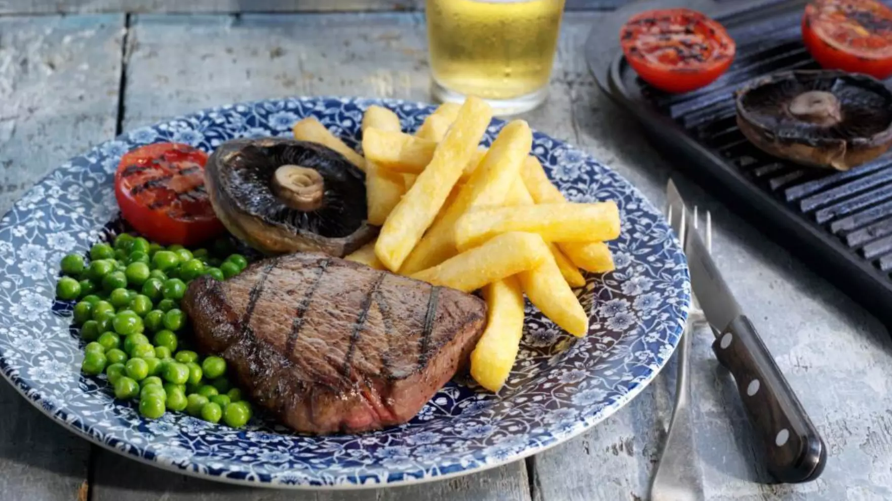 Get A Slap-Up Valentine's Day Meal At Wetherspoons For Just £20