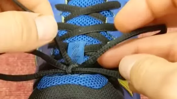 Man Shows How To Tie Your Shoelaces In 'Less Than A Second'